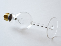 独特的玻璃杯灯泡