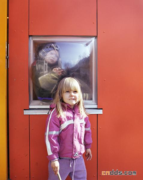 挪威幼稚园：寒冬里，风景依旧温馨