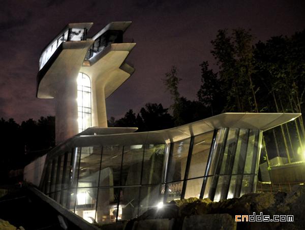 扎哈·哈迪德为超级名模设计住房