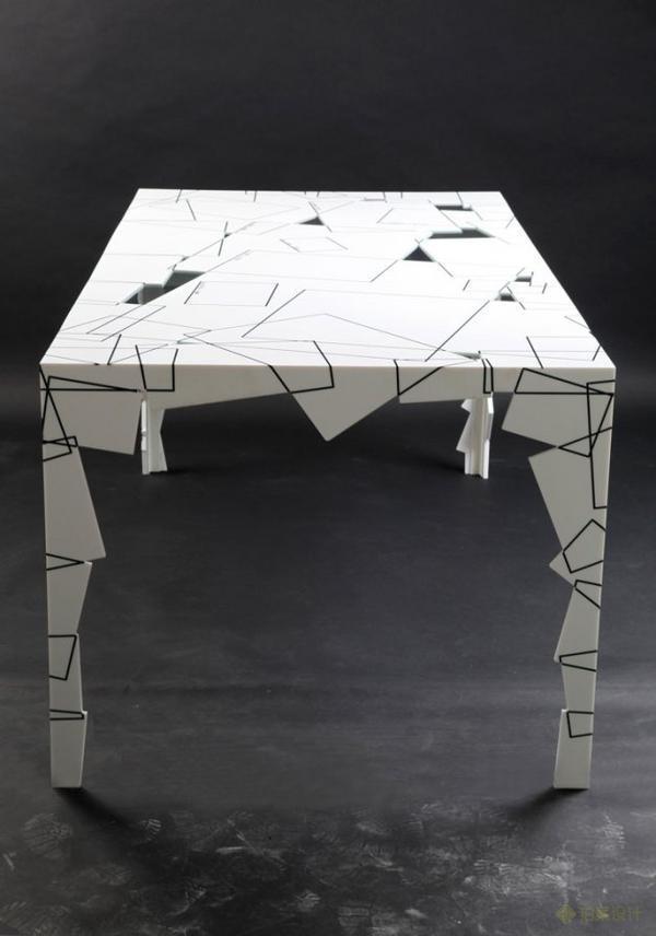 罗马尼亚设计师Dragos Motica设计的桌子