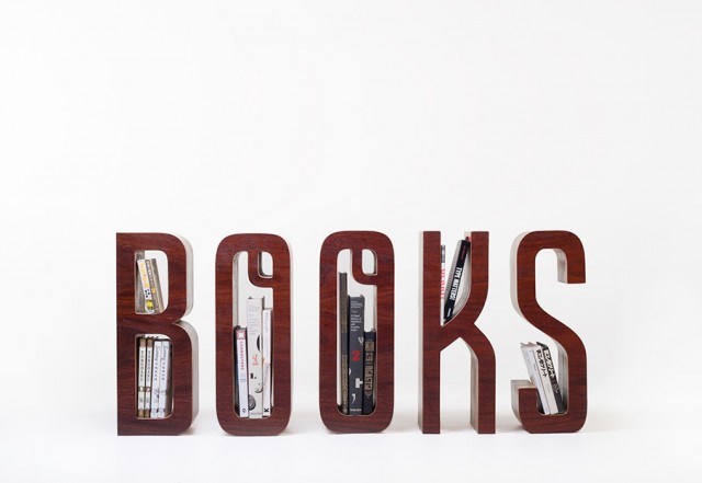 Matt Innes＂BOOKS＂字形书架