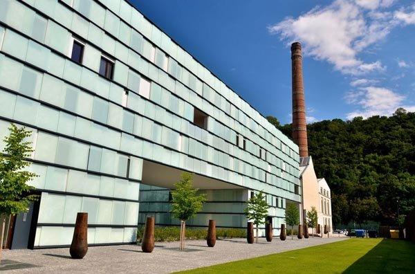 布拉格舊工業建筑的現代Loft改造