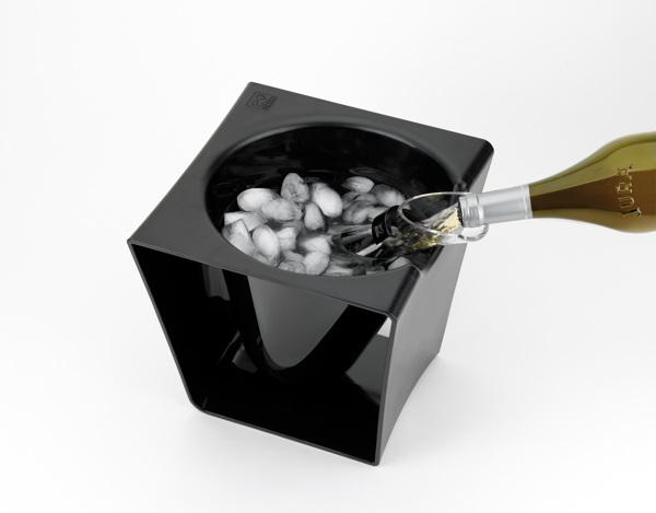 洋酒伴侶-開瓶器與酒架設計