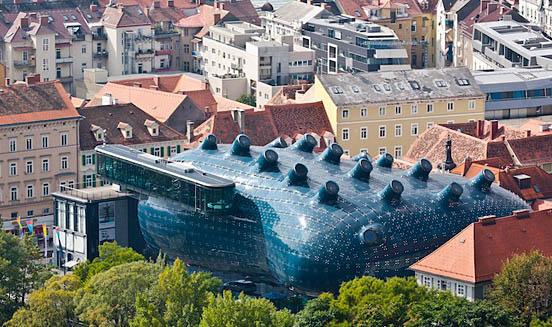 欧洲古城格拉茨的未来主义风格美术馆