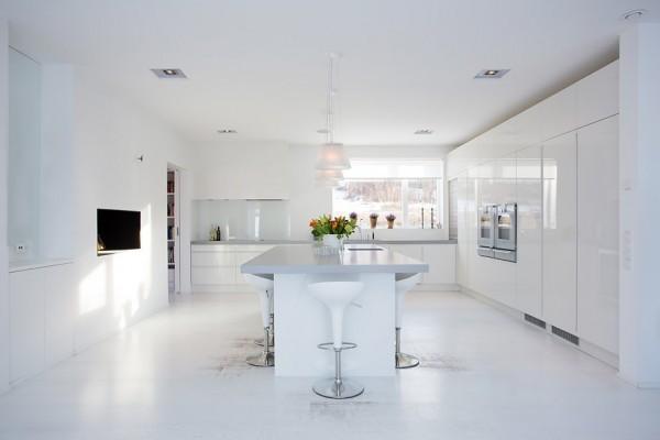 瑞典时尚典雅的白色别墅室内设计