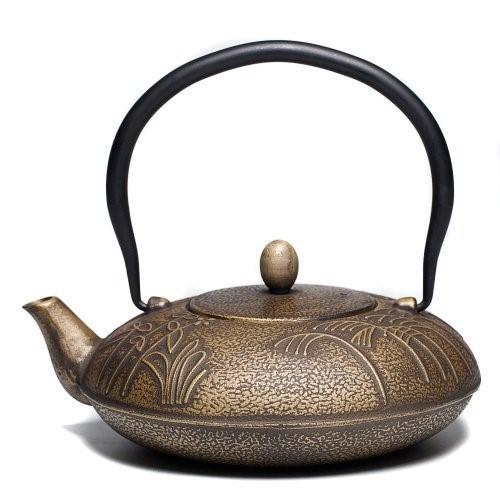精美的日本工艺铸铁茶壶