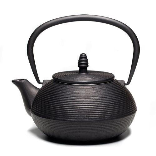精美的日本工艺铸铁茶壶