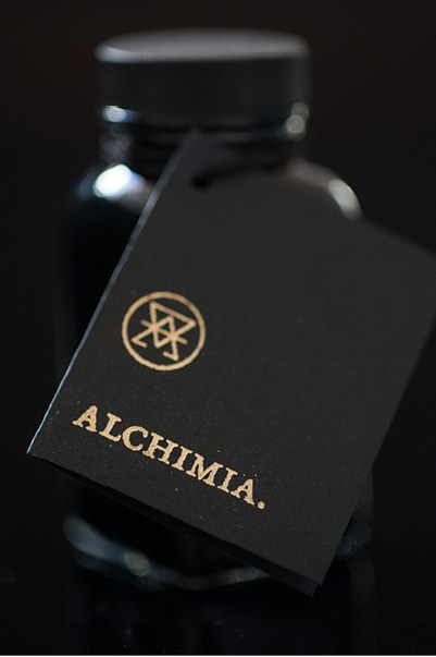 Alchimia品牌簡約優雅包裝設計