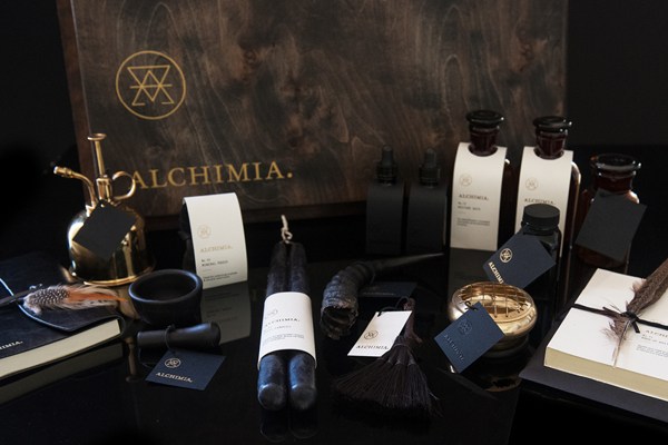 Alchimia品牌簡約優雅包裝設計