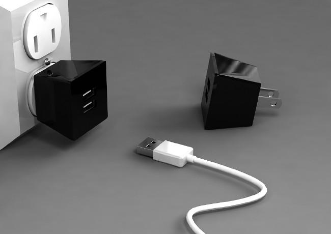 小巧的旅行充電器