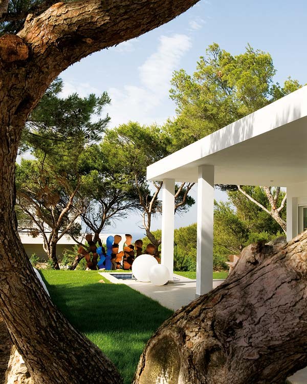 西班牙Menorca岛现代纯白别墅