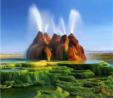  Fly Geyser地热喷泉