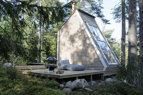 座落實(shí)在大自然的山間小屋