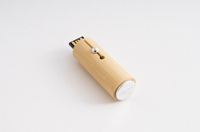 用天然竹料做成的辦公文具