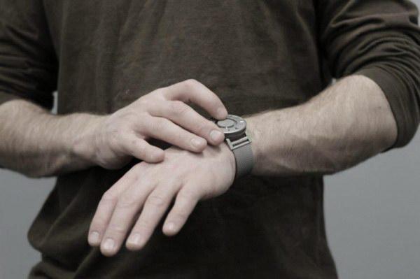 可以摸到的时间——Eone为视障人士设计的触觉手表