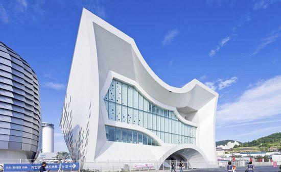 独特造型的韩国现代汽车集团馆