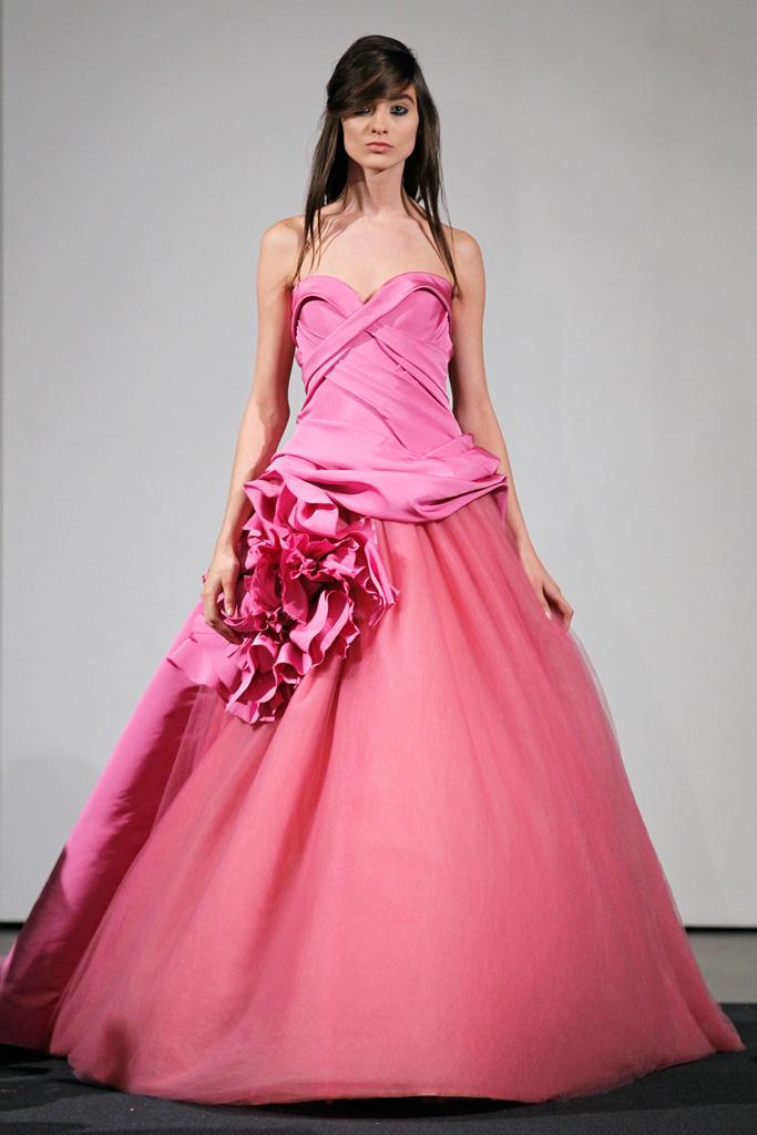 经典粉色系列婚纱设计