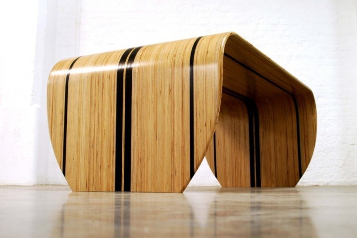 冲浪板形式的森制桌子