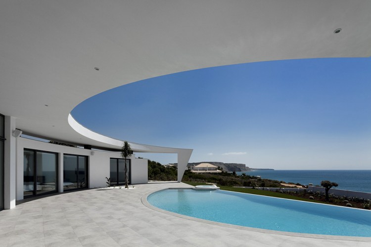 葡萄牙阿尔加维拉白色海景房