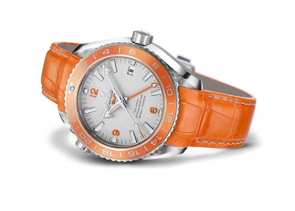 欧米茄推出海马系列橙色陶瓷腕表
