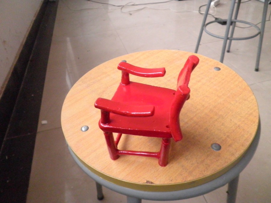 ”囧“椅设计