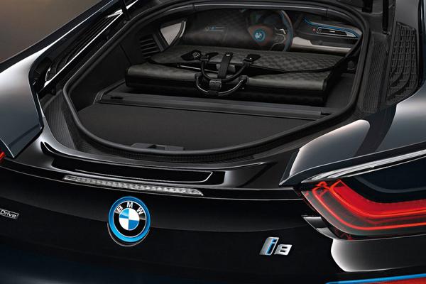为BMW i8 跑车定制特别包款系列