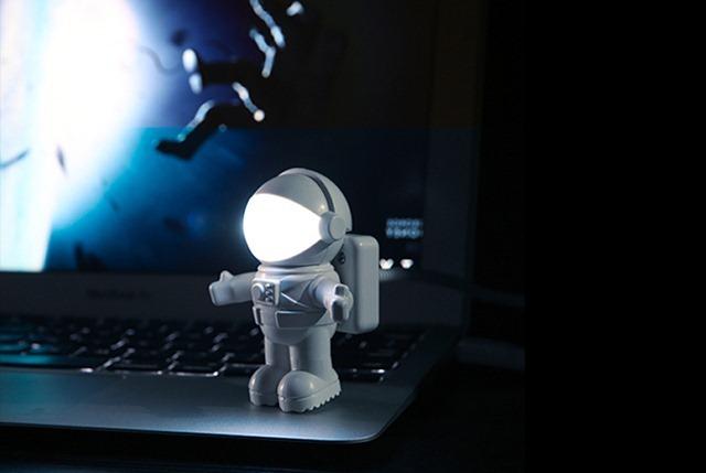 萌呆呆的太空人USB键盘灯