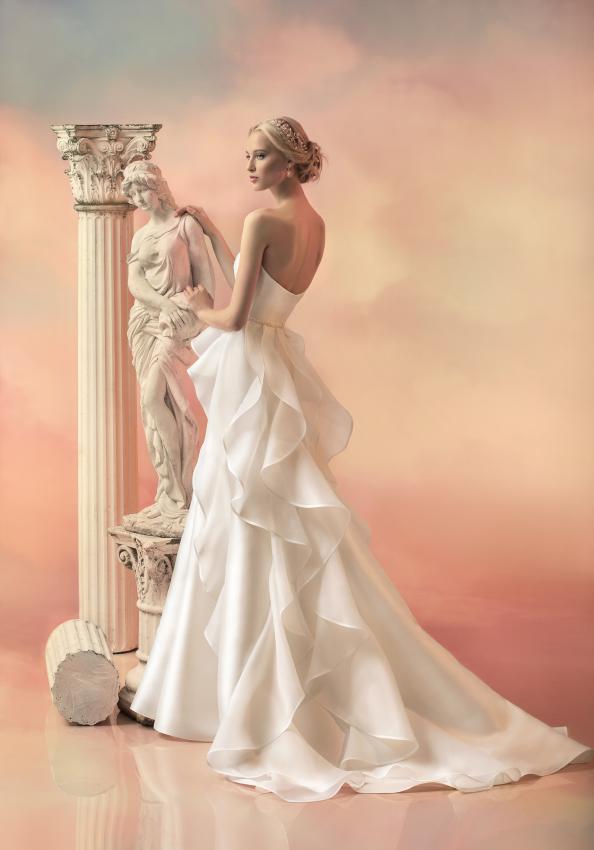 优雅浪漫系列的婚纱设计