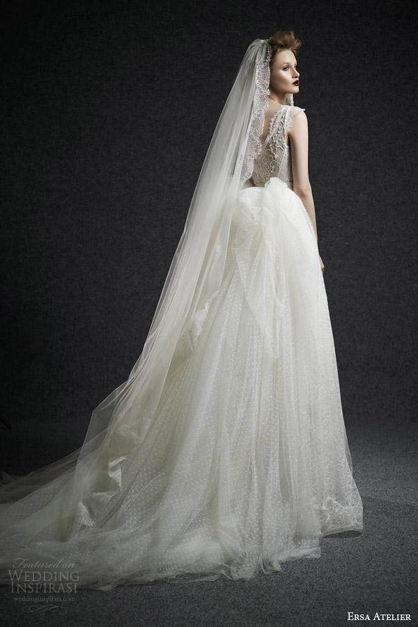 美翻了的2015新款婚纱设计