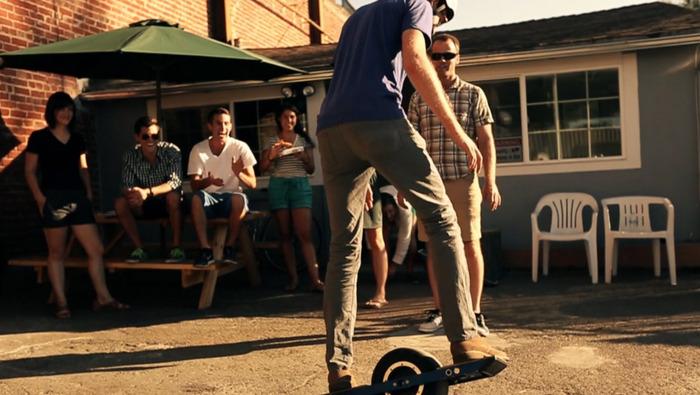 獨(dú)輪電動(dòng)滑板車Onewheel