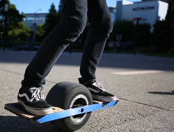 独轮电动滑板车Onewheel