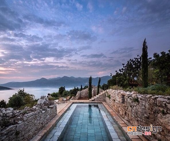 stone walls and natural colors for this dalmatian coast house