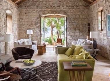 stone walls and natural colors for this dalmatian coast house
