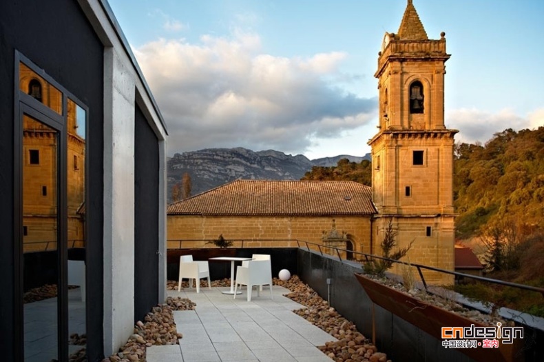 西班牙阿拉瓦省维拉布纳视觉系酒店设计