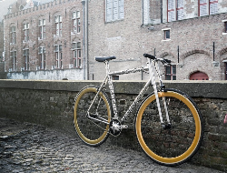 激光切割技术 成就的不锈钢艺术品 “Erembald”自行车