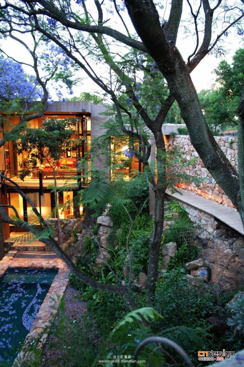 南非约翰内斯堡一个田园诗般的住宅