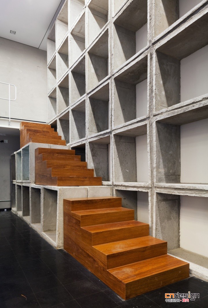 一半土砖一半简-圣保罗Casa REX个性办公空间设计-FGMF
