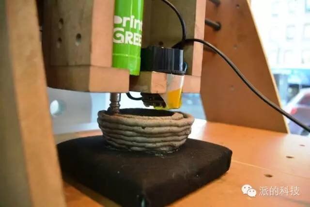  哇哦，3D打印机打出来的绿色盆栽