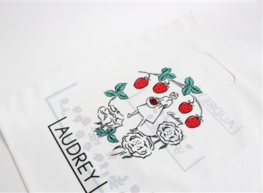 AUDREY草莓甜点专卖店品牌和包装设计