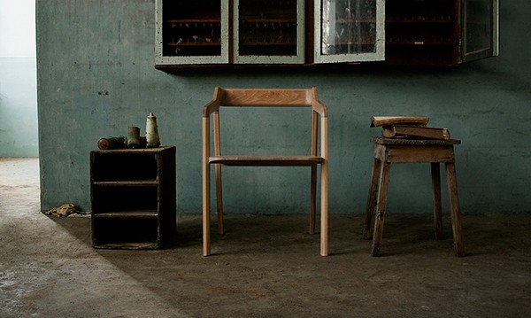 葡萄牙木工工作室设计制作的KUNDERA靠背椅 
