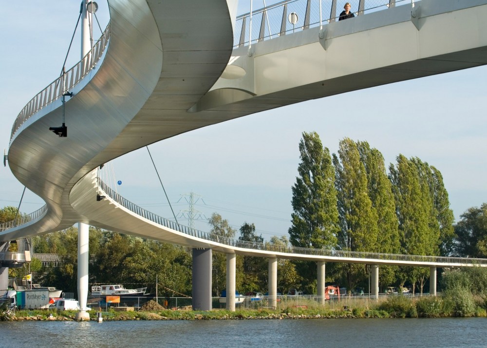 愛(ài)爾蘭Limerick大學(xué)人行橋