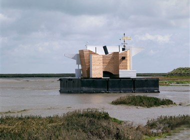 英国泰晤士河口漂浮的气象站