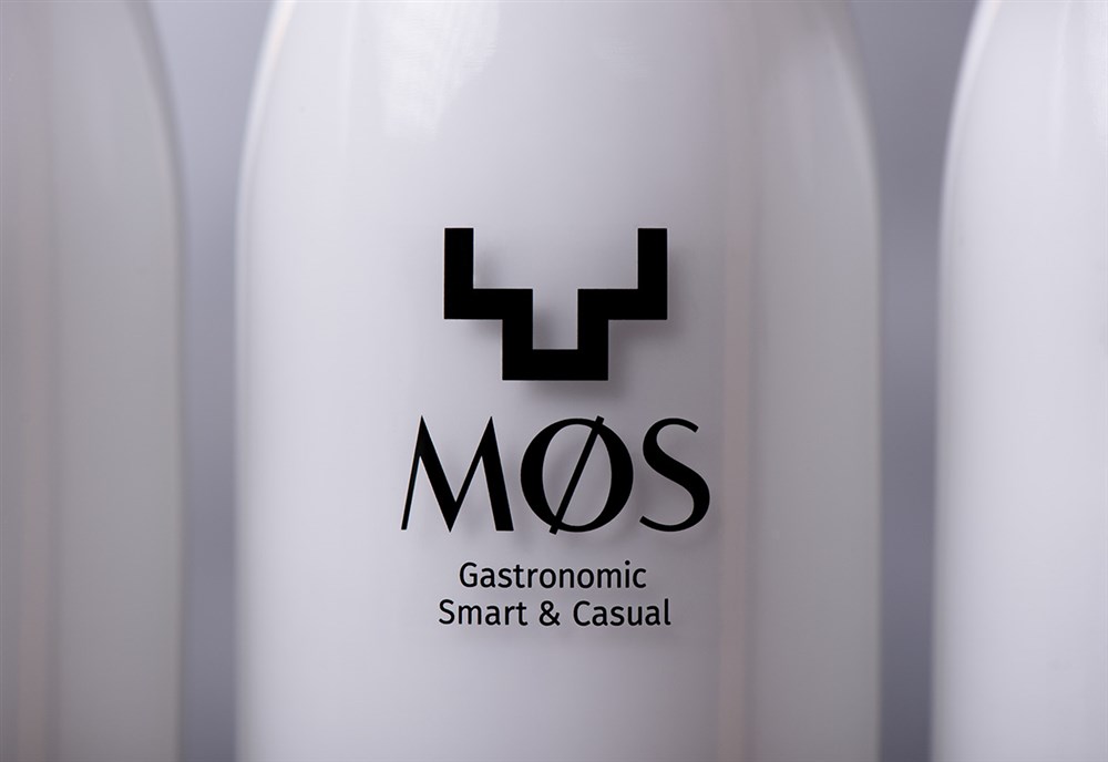 MØS国外餐饮logo设计