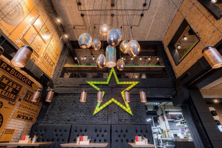 Star Burger工业风的美食餐饮空间设计 by Sergey Makhno Architects