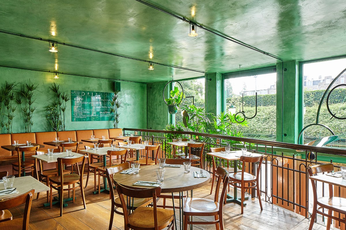 温馨的绿色酒吧BOTANIQUE