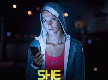 耐克澳大利亚女子夜间赛事平面广告