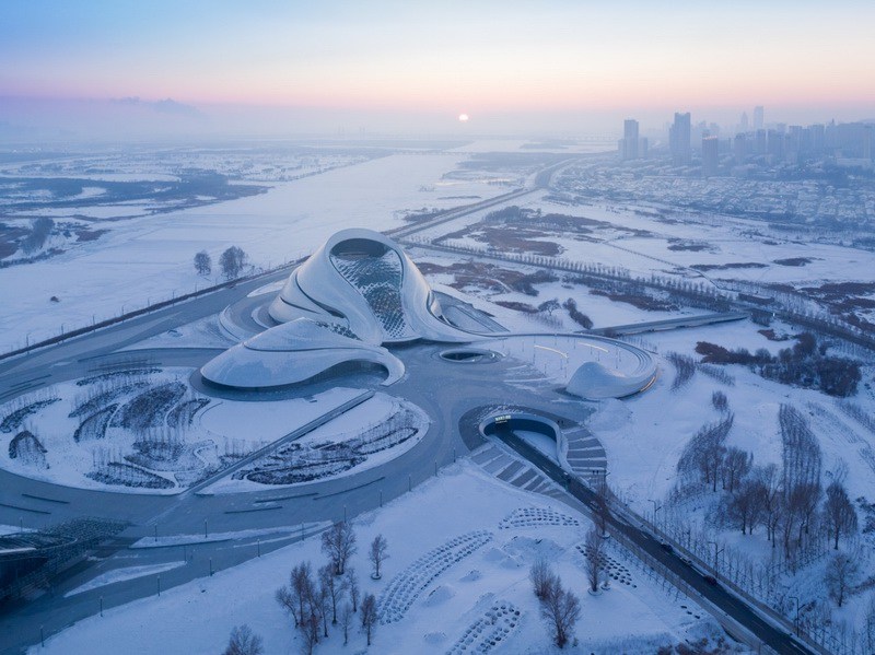 雪后的哈爾濱大劇院