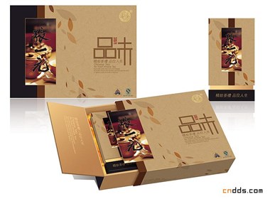 收藏的一些月饼和茶叶包装