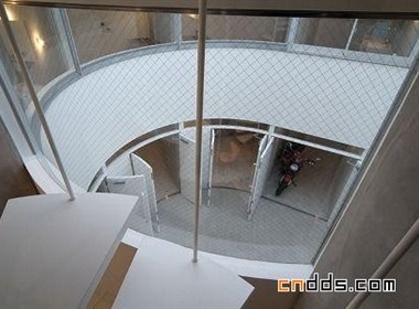 繁华都市的C型空间