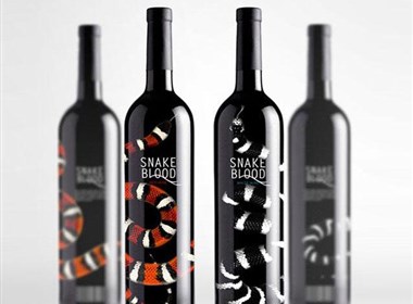 诡异的“蛇血”葡萄酒瓶贴创意